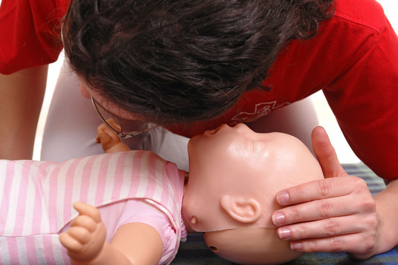 first-aid-training-baby-breathing-test