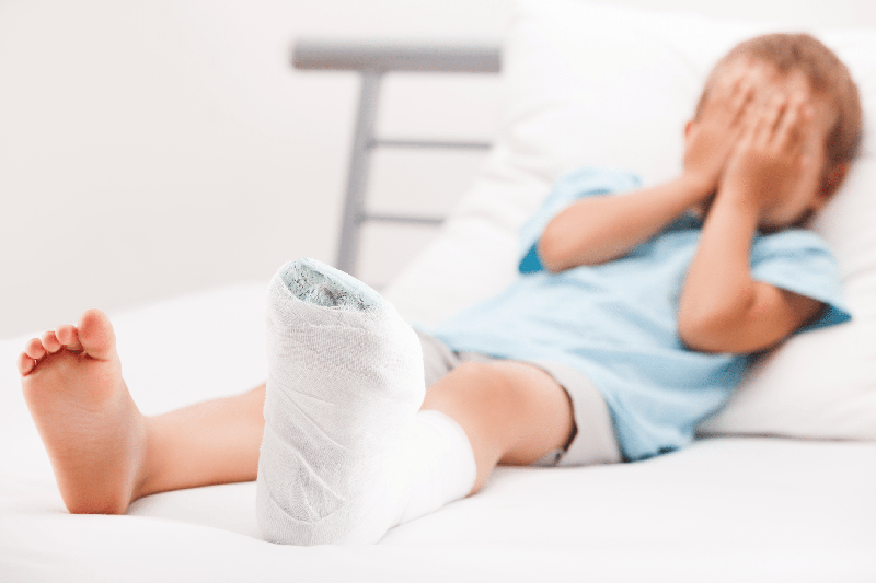 first-aid-training-boy-cast-on-foot-