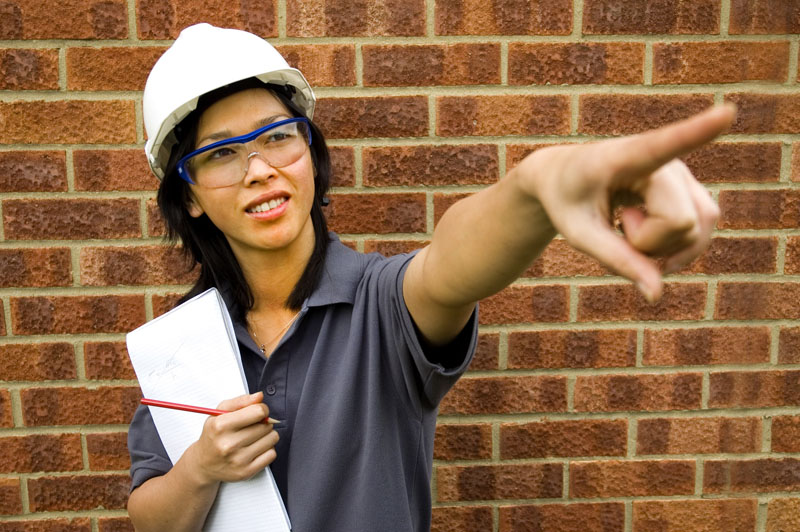 health-and-safety-training-woman-ppe-hardhat