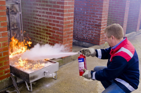 fire-fighting-course-how-to-use-a-fire-extinguisher