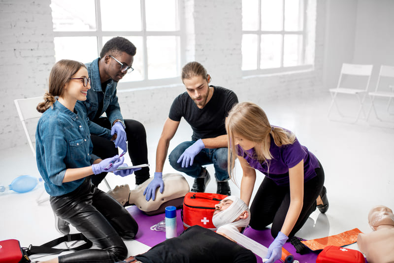 first-aid-course-people-during-the-first-aid-training