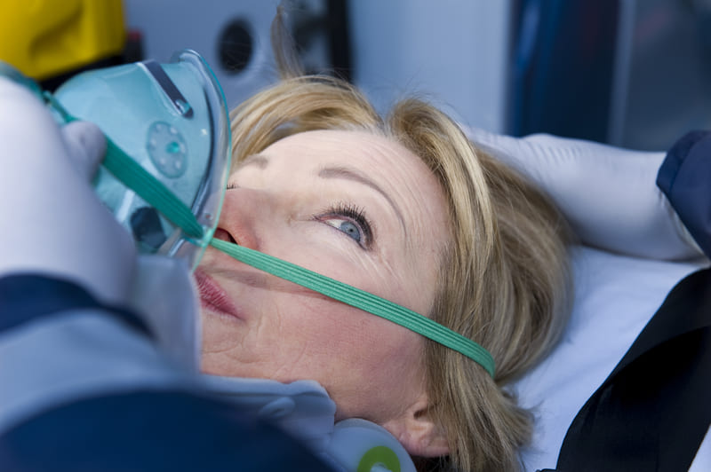 first-aid-course-woman-receiving-first-aid-assistance