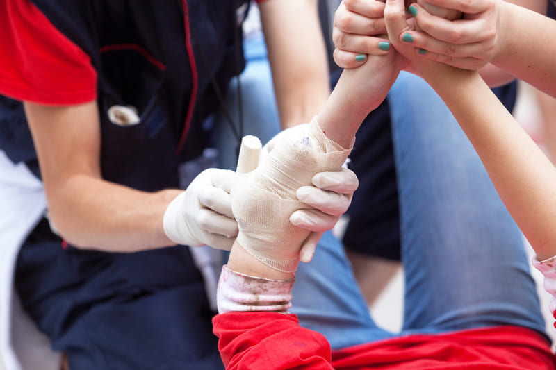 first-aid-training-bandage