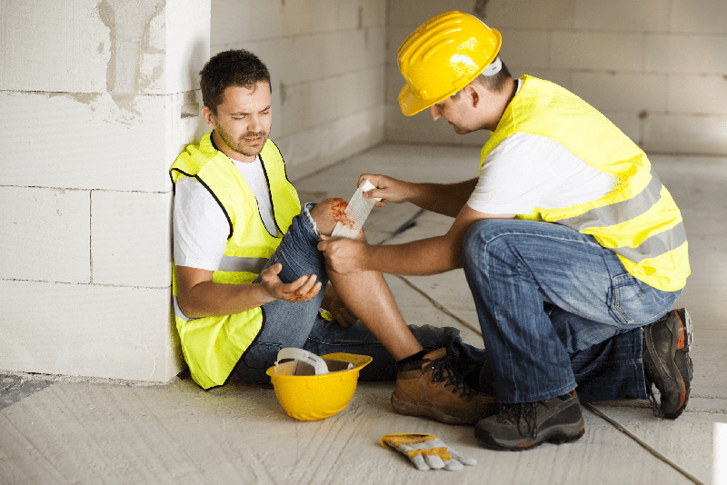 first-aid-training-construction-workers-min