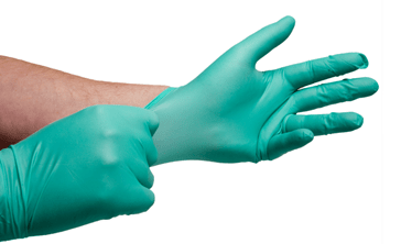 first-aid-training-gloves