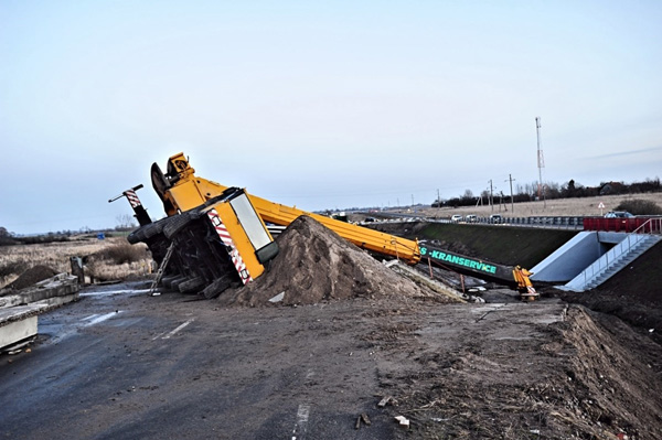 health-and-safety-course-construction-site-overturned-machine