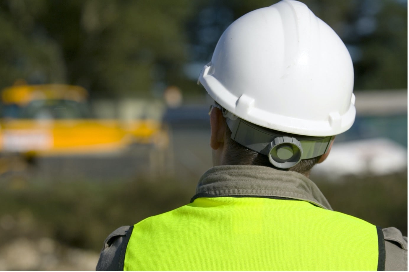 health-and-safety-training-hardhat-yellow-vest