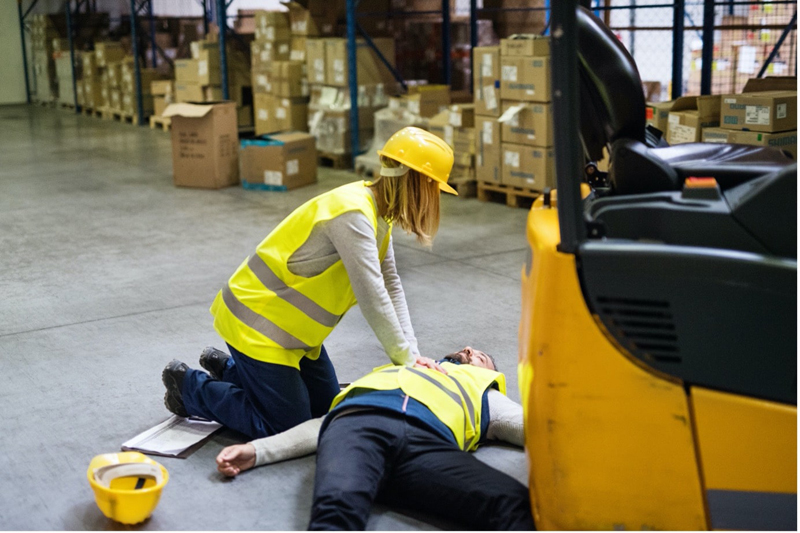 health-and-safety-training-worker-forklift-injury-min