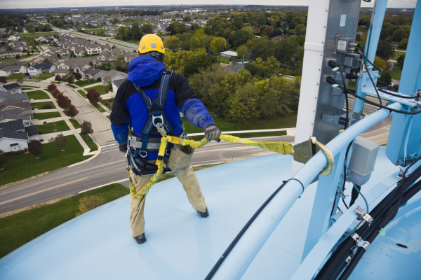 working-from-heights-courseman-yellow-safety-line