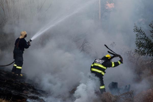 33-0.fire-fighters-from-the-city-of-johannesburg.0f3bdebdefe9ebf474b5c39afce0e772