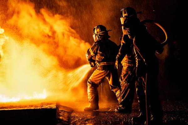 33-0.fire-fighting-training-two-firefighters-fighting-fire-with-a-hose-and-water.0f3bdebdefe9ebf474b5c39afce0e772
