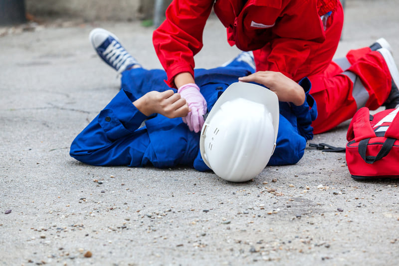 saftey-officer-course-work-or-workplace-accident-at-construction-site-first-aid-training