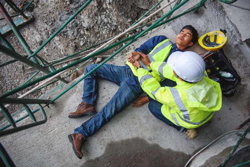 first-aid-training-accident-in-industrial-work-with-first-aid