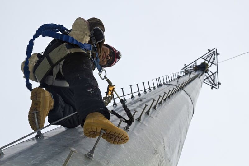 working-at-heights-training-climbing-workers