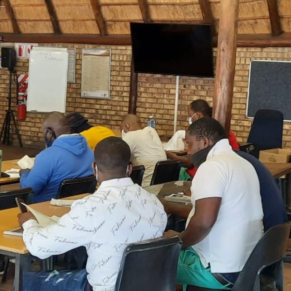 EMCARE Confined space entry (5)