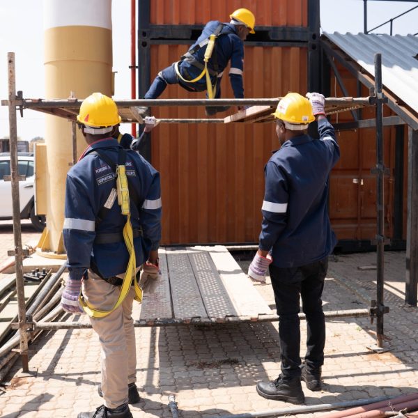 Scaffolding (10 of 64) (Large)